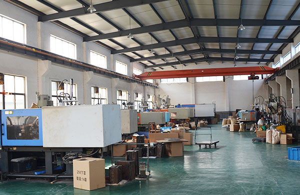 余姚市萬圣電冰箱配件廠 匠心鍛造門配件的專業(yè)力量